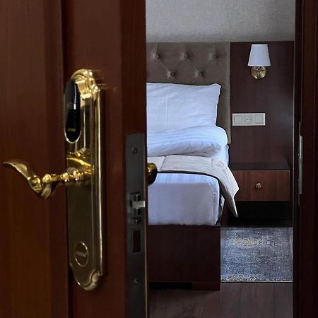 Riviera Hotel Biskek Kültér fotó