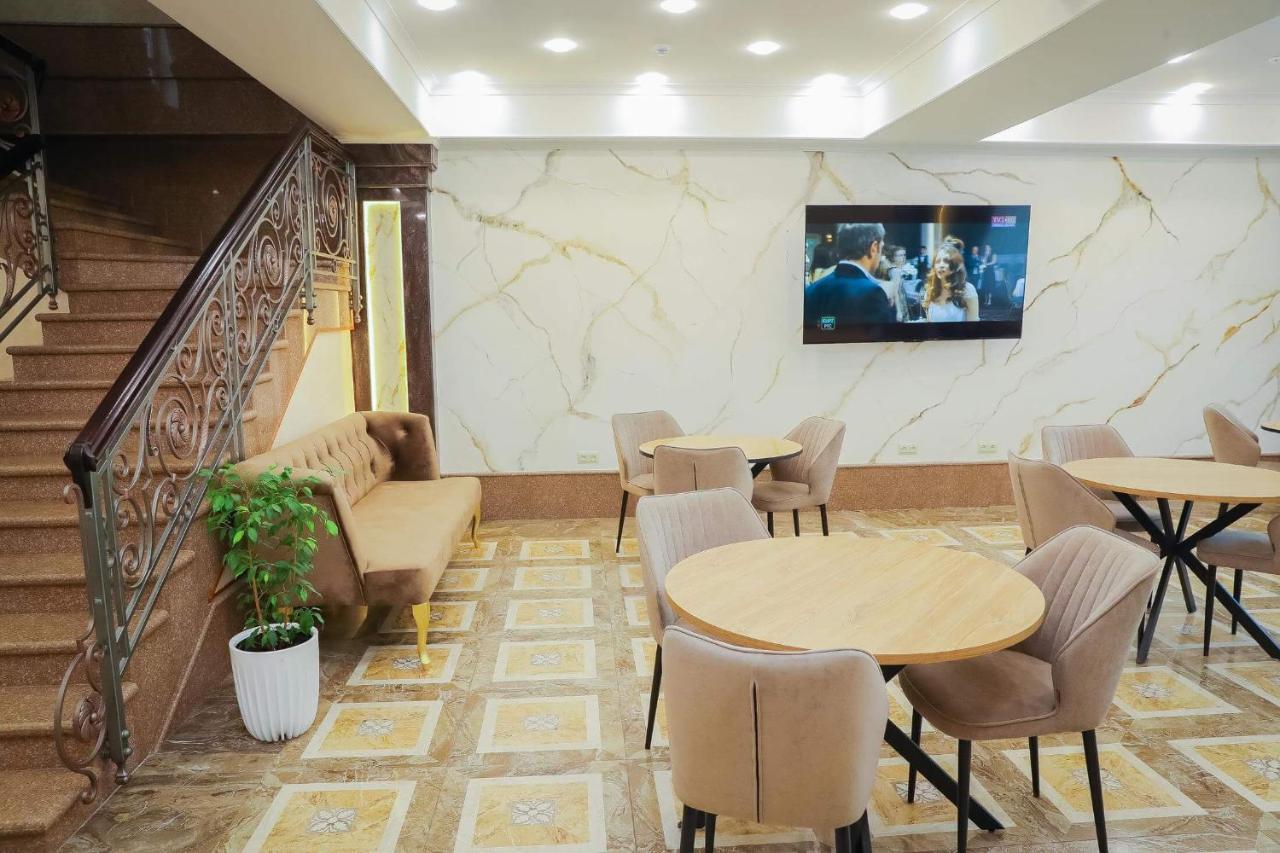 Riviera Hotel Biskek Kültér fotó