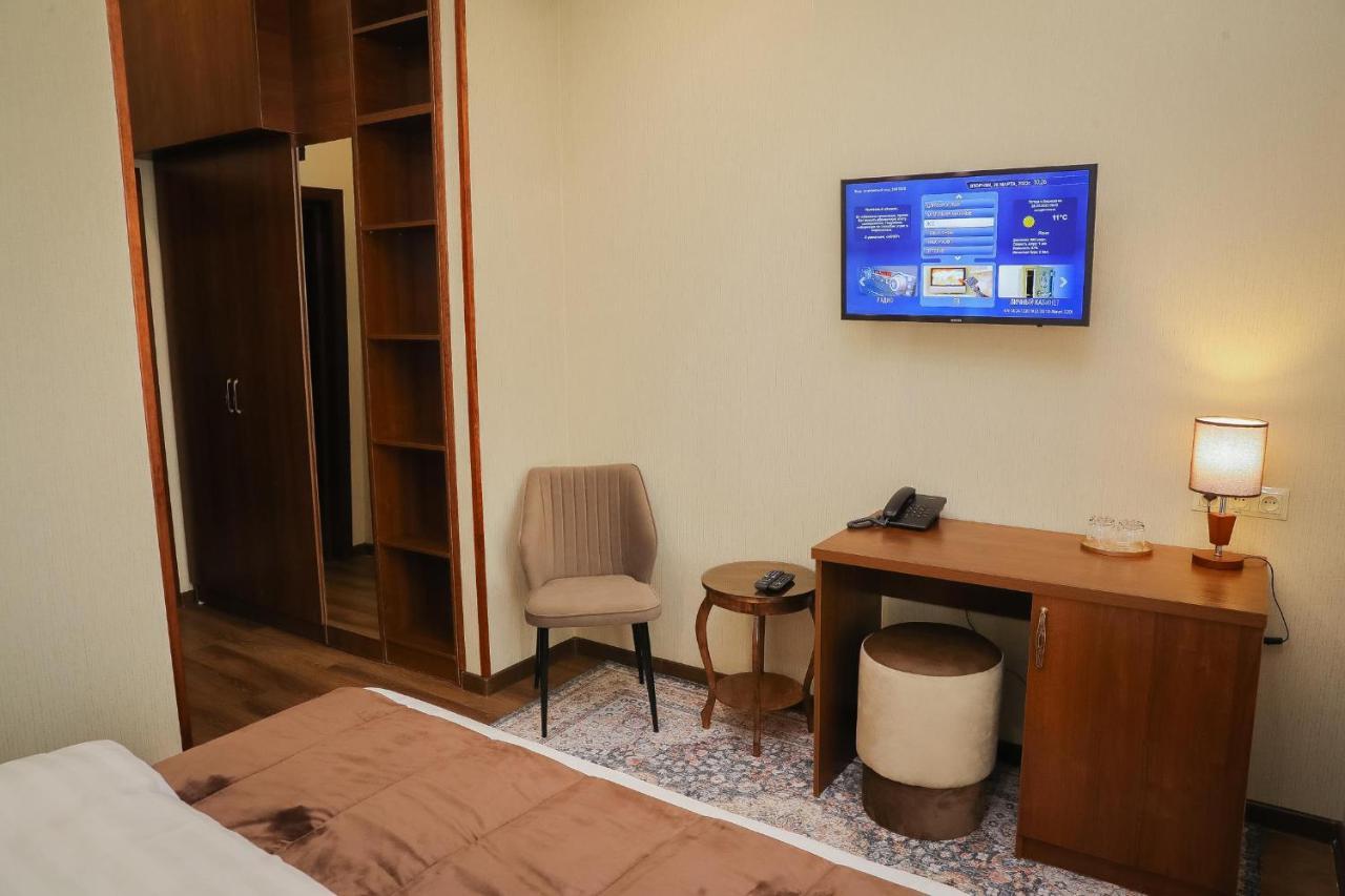 Riviera Hotel Biskek Kültér fotó