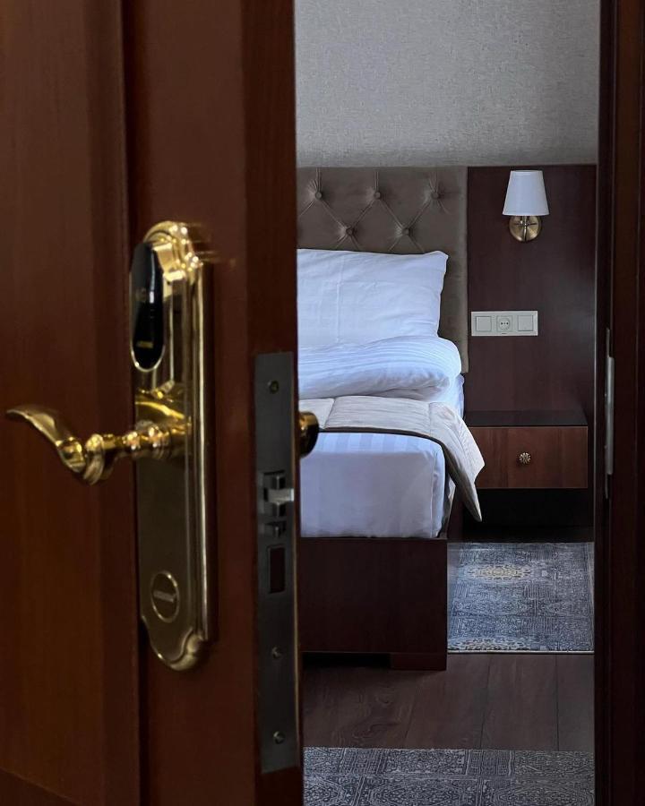 Riviera Hotel Biskek Kültér fotó